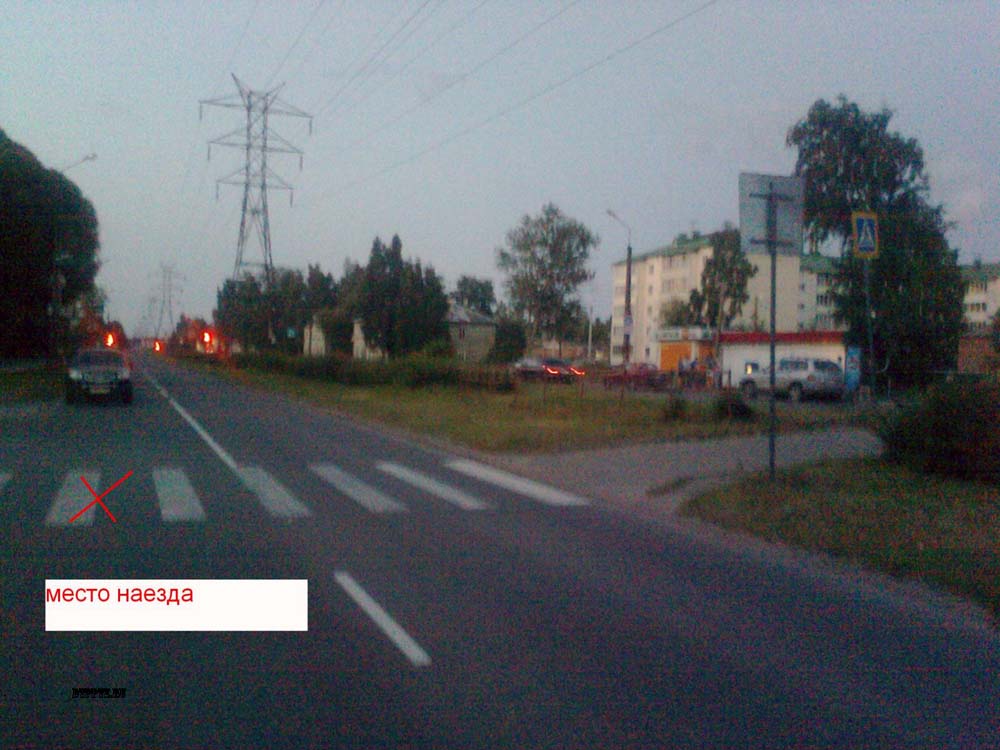 Петрозаводск, 15 июля 2013 года, 02-30. ДТП с участием пешехода и фургона Мерседес (Mercedes-Benz Vito) произошло на Октябрьском проспекте в районе дома 52
