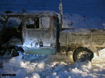 Костомукша, 7 декабря, 09-10. Пожар в грузопассажирском автомобиле УАЗ-3909 "Фермер" произошел в Центральном карьере.
