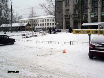 Медвежьегорск, 13 февраля, 13-55. ДТП с участием пешехода и фургона Форд Транзит (Ford Transit) произошло на улице Дзержинского в районе дома №22.