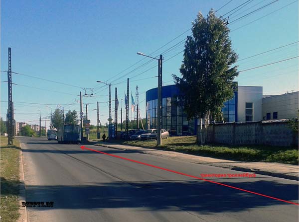 Петрозаводск, 20 июля 2014 года, 17-30. ДТП с участием троллейбуса произошло на Комсомольском проспекте, у дома № 8.