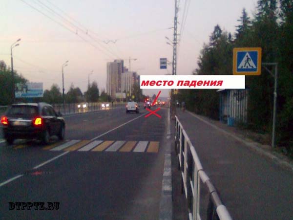 Петрозаводск, 4 августа 2014 года, 21-30. ДТП с участием скутериста (Nexus) произошло на Чапаева, напротив дома №102.