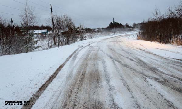 Суоярвский район, 6 декабря 2014 года, 09-00. ДТП с участием внедорожника Шевроле (Chevrolet Tracker) произошло  на 94-м километре автодороги «Петрозаводск – Суоярви», на въезде в населенный пункт Вешкелица.