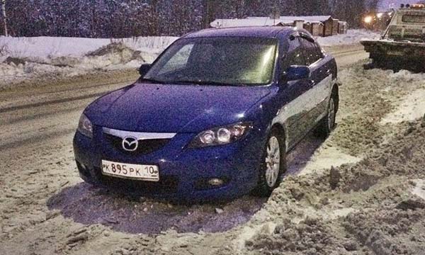 Петрозаводск, 14 мая 2015 года. От дома №31 по ул.Сыктывкарская угнан автомобиль Мазда-3 (Mazda 3).