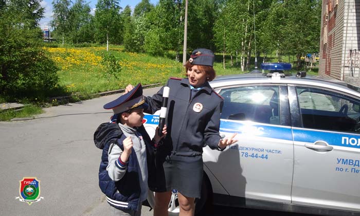 Петрозаводск, 1 июня 2015 года. в День защиты детей Госавтоинспекция Петрозаводска провела мероприятие с воспитанниками интерната №24.