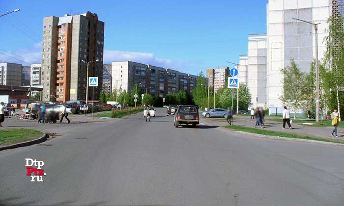 Петрозаводск, 12 мая 2016 года, 07-55. ДТП с участием пешехода и неустановленного автомобиля произошло на улице Древлянка, на нерегулируемом пешеходном переходе у дома №18.