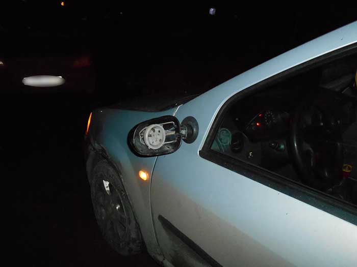 28 октября в 18.10. в районе дома №78-а по Вытегорскому шоссе, неустановленный водитель на неустановленном автомобиле совершил наезд на автомобиль «Рено». Водитель с места ДТП скрылся, в ГИБДД не сообщил. В результате ДТП автомобиль получил механические повреждения.