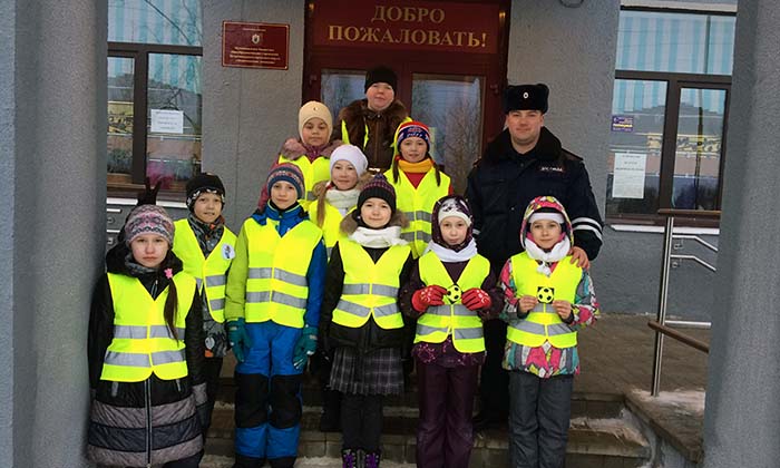 Вчера ранним утром у Ломоносовской гимназии прошло комплексное профилактическое мероприятие по безопасности дорожного движения.