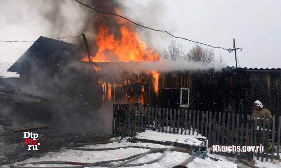 Кемский район, посёлок Рабочеостровск, 24 апреля 2017 года, 13-42.  Пожар в гаражном боксе произошел на улице Юбилейная, у дома  №6.