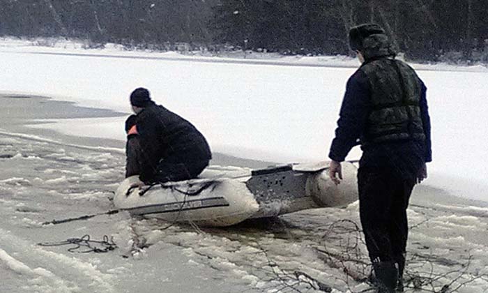 Костомукша. 25 ноября 2017 года, 12-15. Трагическое происшествие с участием снегохода с двумя пассажирами произошло на озере в районе деревни Вокнаволок.
