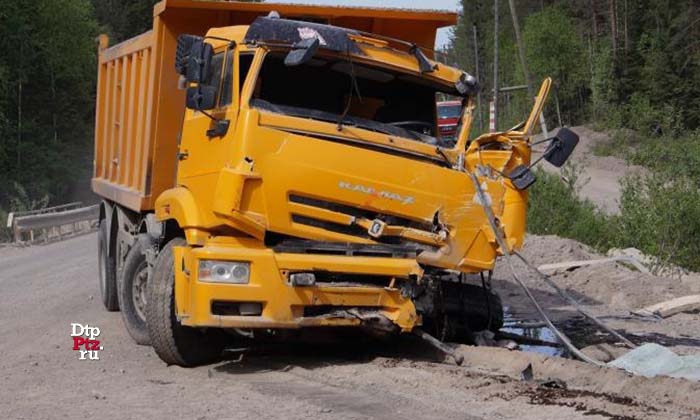 Суоярвский район, 23 мая 2018 года. ДТП с участием двух самосвалов на шасси грузовых КАМАЗ и МАН (MAN) произошло на территории карьера в близи посёлка Лахколампи. 