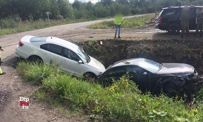 Сортавальский район, 14 августа 2018 года, 07-45.   ДТП с участием легковых автомобилей БМВ (BMW 525) и Фольксваген (Volkswagen Jetta) произошло на первом километре автодороги "Вяртсиля – Корписелькя".