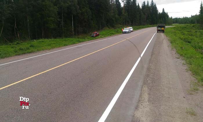 Сортавальский район, 14 августа 2018 года, 15-27.   ДТП с участием легкового автомобиля Тойота (Toyota Carina) произошло на 40-м километре автодороги «Подъезд к МАПП «Вяртсиля».
