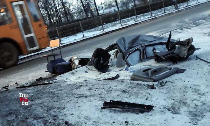 Петрозаводск, 6 декабря 2018 года, 05-57.   ДТП с участием легковых автомобилей Ауди (Audi A6) и произошло на Первомайском проспекте у дома №46.