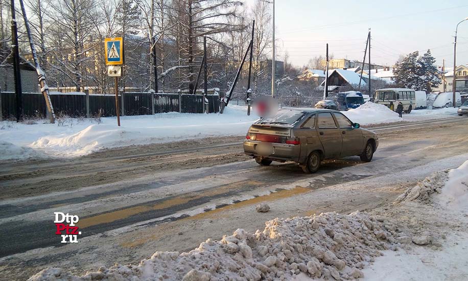 етрозаводск, 21 января 2019 года, 13-45.   ДТП с участием пешехода и легкового автомобиля ВАЗ-2112 (Lada 112) произошло на улице Сулажгорская, на нерегулируемом пешеходном переходе у дома №4.