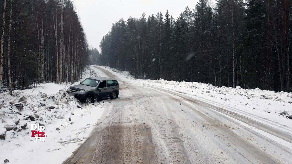 Суоярвский район, 9 апреля 2019 года, 09-40.   ДТП с участием внедорожника Шевроле Нива (Chevrolet Niva) произошло на 28-м километре автодороги «Суоярви – Медвежьегорск».