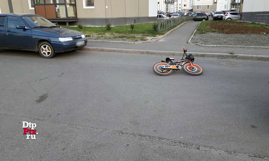 Петрозаводск, 17 июня 2019 года. Два ДТП с участием велосипедистов произошли на дворовой территории на улице по Скандинавский проезд.