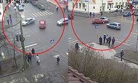 На улице Красноармейская после столкновения двух автомобилей пострадали два пешехода