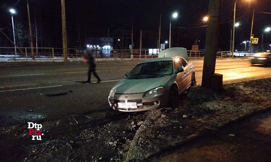 Петрозаводск, 10 января 2020 года, 02-24.   ДТП с участием двух легковых автомобилей произошло на Лесном проспект, у дома № 49, в районе пересечения с Серпуховским переулком.