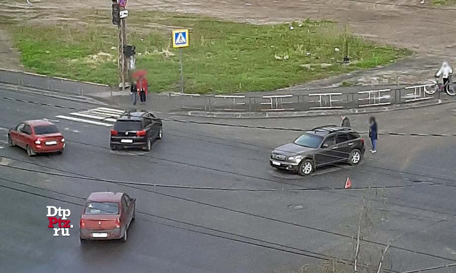 Петрозаводск, 26 мая 2020 года, 08-21.   ДТП с участием двух автомобилей произошло на улице Чапаева, в районе пересечения с улицей Пархоменко.