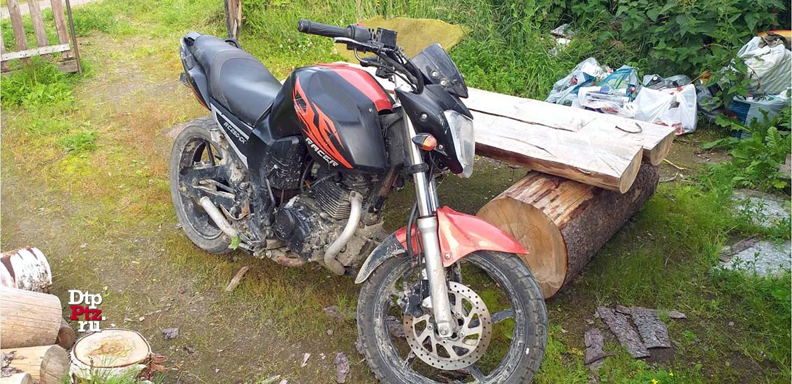 Сортавальский район, 15 июля 2020 года, 16-15.  ДТП с участием мотоциклиста  (Racer) произошло в посёлке Хелюля.