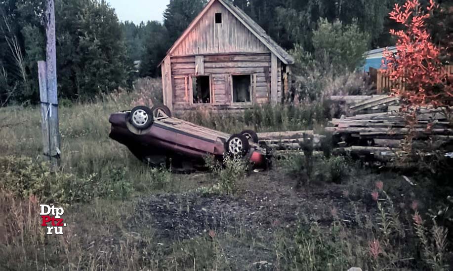 Пряжинский район, 8 августа 2020 года.  ДТП с участием легкового автомобиля Шевроле (Chevrolet Lanos) произошло на 48-м километре автодороги "Петрозаводск - Суоярви", в деревне Кутижма.