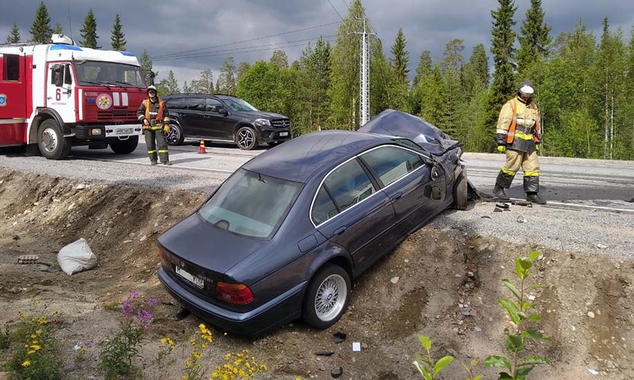 Костомукша, 1 августа 2020 года, 12-50.  ДТП с участием легковых автомобилей БМВ (BMW 525) и Лада Калина (Lada Kalina) произошло на 191-м километре автодороги А-137 (автомобильная дорога Р-21 «Кола» - Тикша – Ледмозеро – Костомукша - государственная граница с Финляндской Республикой).