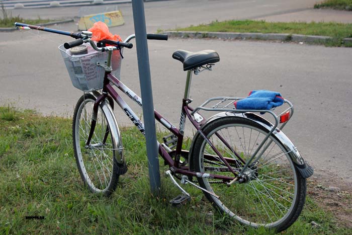 Петрозаводск, 29 августа 2013 года, 20-33. ДТП с участием велосипедиста и легкового автомобиля произошло на пересечении улиц Правды и Льва Толстого.