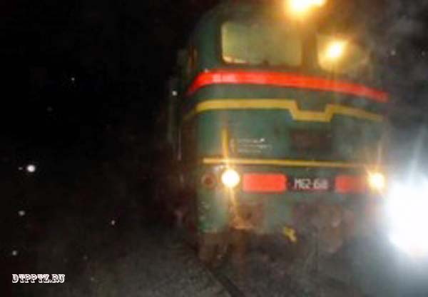 Лахденпохья, 12 декабря 2014 года, 22-50. ДТП с участием легкового автомобиля ВАЗ-2111 и локомотива на железнодорожных путях в поселке Куликово.  