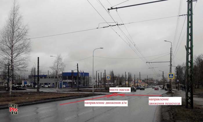 Петрозаводск, 15 апреля 2015 года, 14-45. ДТП с участием пешехода и легкового автомобиля Рено (Renault Sandero) произошло на Комсомольском проспекте, у дома №8, на нерегулируемом пешеходном переходе в районе остановки общественного транспорта "Курган".