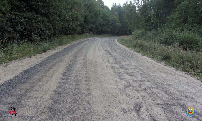 Прионежский район, 27 августа 2015 года, 09-10. ДТП с участием легковых автомобилей ВАЗ-2115 и Фиат (Fiat Albea) произошло на 15-м километре Ялгубского шоссе (автодорога "Соломенное – Ялгуба – Суйсарь").