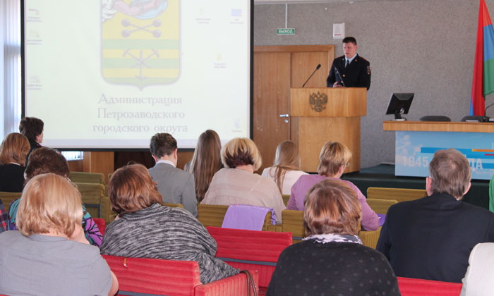 Петрозаводск, 9 и 16 декабря в Администрации Петрозаводского городского округа проходили совещания руководителей дошкольных и общеобразовательных учреждений города.