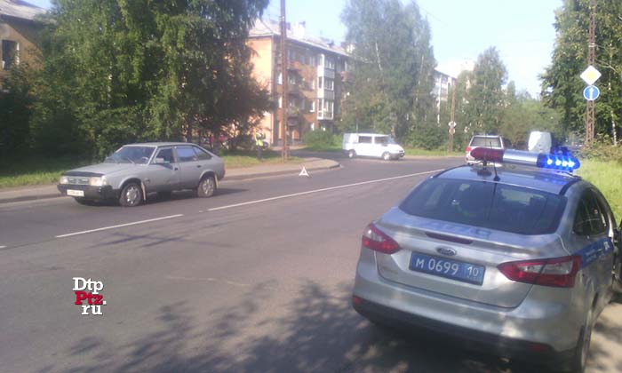 Петрозаводск, 3 сентября 2018 года, 08-45.  ДТП с участием пешехода и легкового автомобиля Москвич произошло на улице Ригачина, у дома №52.