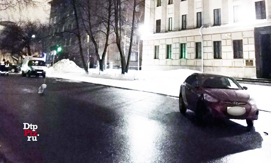 Петрозаводск, 10 февраля 2019 года, 01-35.   ДТП с участием легкового автомобиля Хендай (Hyundai Solaris) произошло на улице Андропова, в районе пересечения с улицей Свердлова.