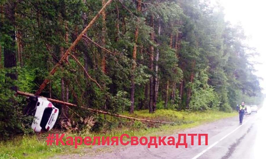 Прионежский район, 19 июля 2019 года, 05-50. ДТП с участием легкового автомобиля БМВ (BMW) произошло на 17-м километре автодороги "Петрозаводск - Суоярви", перед развилкой к гарнизону "Бесовец" (Чална 1).