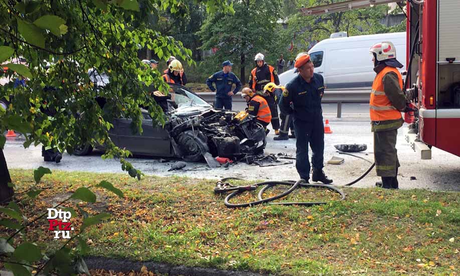 2724 Петрозаводск, 12 сентября 2019 года, 14-25.  Трагическое ДТП с участием легкового автомобиля Опель (Opel) и грузового фургона Вольво (Volvo) произошло на улице Красноармейская, у дома №6.