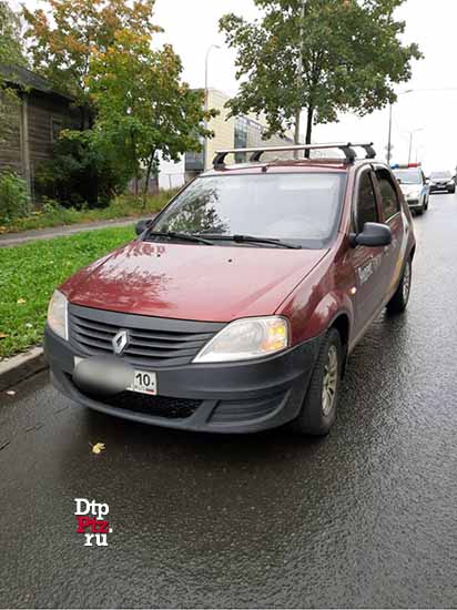 Петрозаводск, 16 сентября 2019 года, 15-35.   ДТП с участием пешехода и легкового автомобиля Рено (Renault Logan) произошло на улице Калинина, у дома №3.