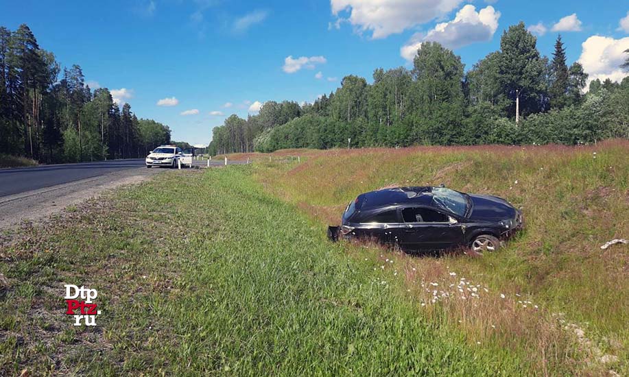 Хроники трассы "Кола"  Пряжинский район, 10 июля 2020 года, 15-10.  ДТП с участием легкового автомобиля Опель (Opel Astra) произошло на 379-м километре автодороги Р-21 "Кола", в шести километрах за пгт. Пряжа.